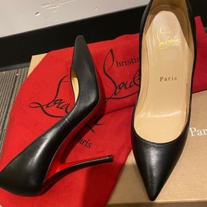Christian Louboutin Apostrophy Pump